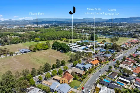Property photo of 7/8 Oceanic Drive Mermaid Waters QLD 4218
