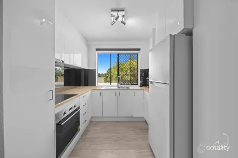 Property photo of 7/8 Oceanic Drive Mermaid Waters QLD 4218