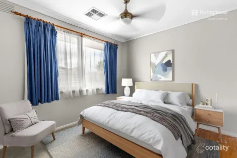 Property photo of 10 Mount Eagle Way Wyndham Vale VIC 3024