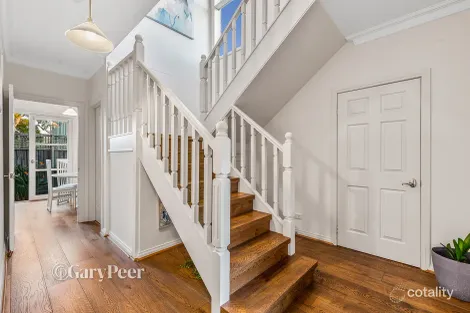 Property photo of 2/32 Burke Road Malvern East VIC 3145
