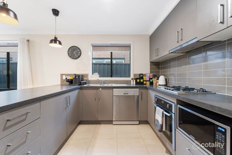 Property photo of 8 Pillar Road Wyndham Vale VIC 3024
