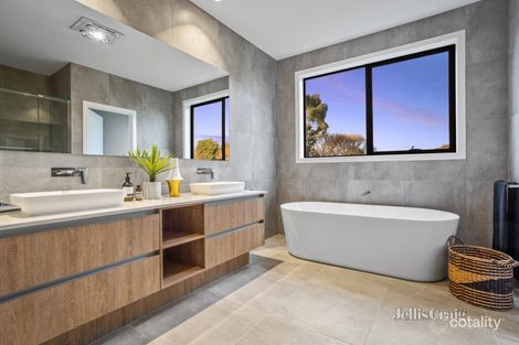 8 Grace St, Mont Albert, VIC 3127