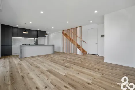 Property photo of 4/40 Hughes Parade Reservoir VIC 3073