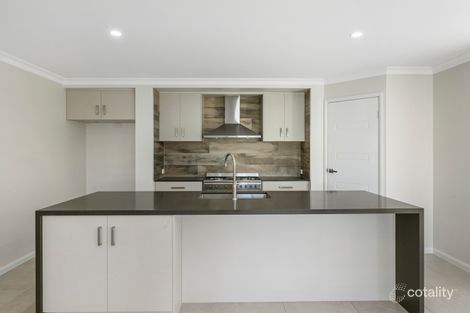Property photo of 1 Amelia Court Highfields QLD 4352