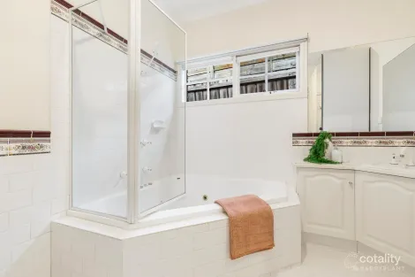 Property photo of 37 Forest Court Templestowe VIC 3106