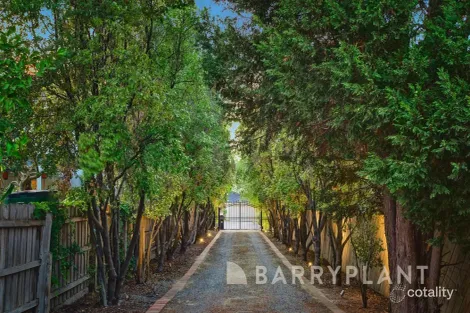 Property photo of 37 Forest Court Templestowe VIC 3106