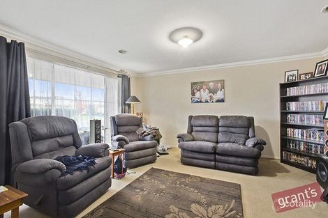 Property photo of 6 Camelia Way Pakenham VIC 3810