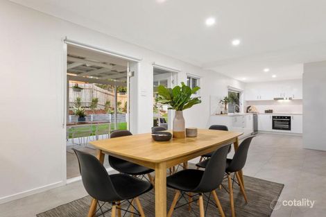 Property photo of 2 Wyngarde Street McDowall QLD 4053