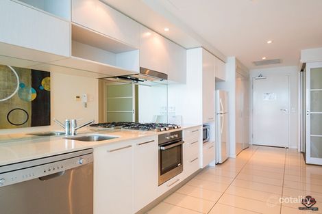 215/430 Marine Pde, Biggera Waters, QLD 4216