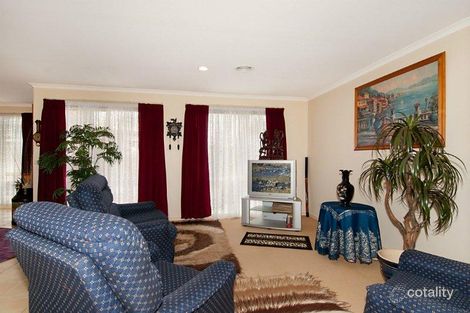 Property photo of 32 Caversham Drive Mornington VIC 3931