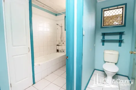 Property photo of 37 Pelican Road Townview QLD 4825
