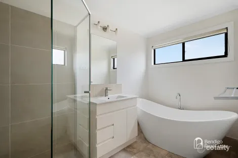 Property photo of 13B Daniel Street Long Gully VIC 3550