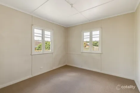 Property photo of 28 Warwick Street Harristown QLD 4350