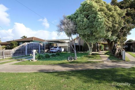 Property photo of 13 Chalmer Court Sale VIC 3850