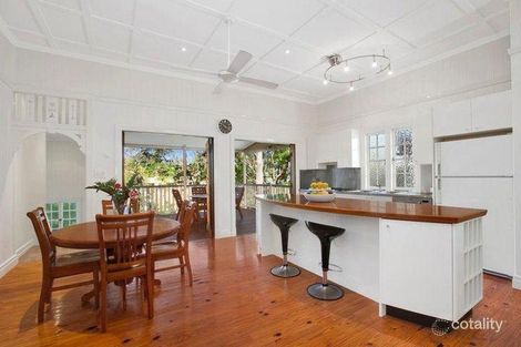 8 Goldsbrough Rd, Taringa, QLD 4068