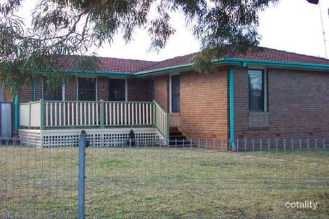 8 Karingal Cres, Koonawarra, NSW 2530