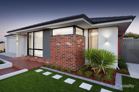 Property photo of 10 Clivia Heights Sinagra WA 6065