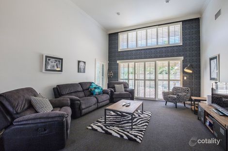 Property photo of 4 Roderick Court Benowa QLD 4217
