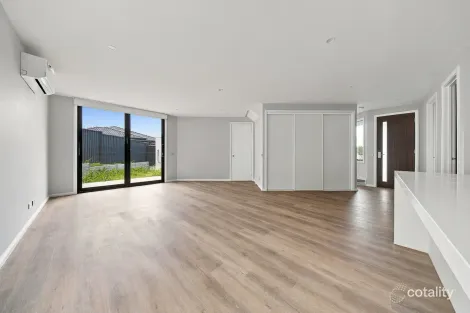 Property photo of 3/9 Upton Crescent Narre Warren VIC 3805