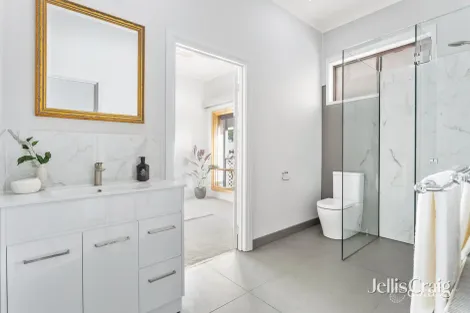 Property photo of 5 Huntingfield Court Eltham VIC 3095
