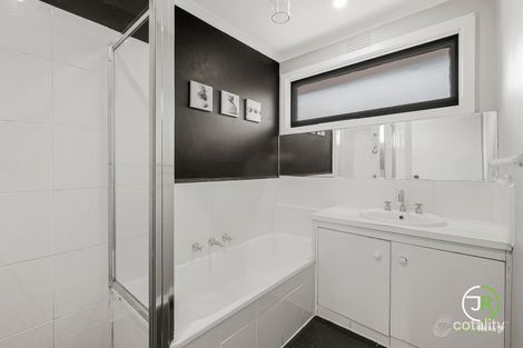 Property photo of 8 Montclair Close Springvale South VIC 3172