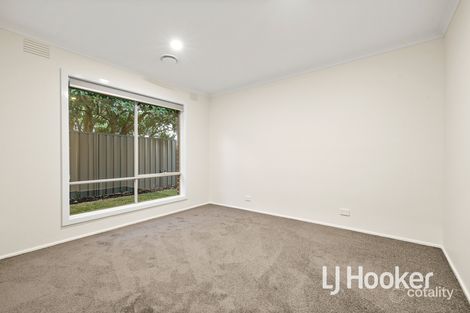Property photo of 4/152 Duncan Drive Pakenham VIC 3810