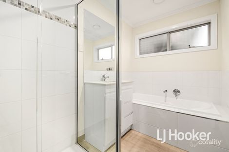 Property photo of 4/152 Duncan Drive Pakenham VIC 3810