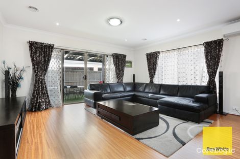 Property photo of 3 Geraldton Road Point Cook VIC 3030