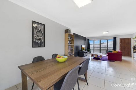 Property photo of 4/40 Birdwood Road Holland Park West QLD 4121
