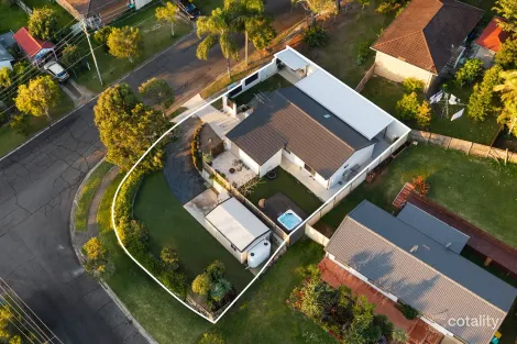 Property photo of 2 Chablis Court Molendinar QLD 4214