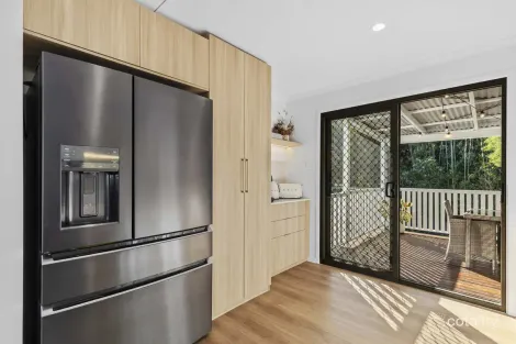 Property photo of 10 Bevlin Court Albany Creek QLD 4035