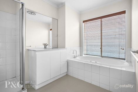 Property photo of 386 Ormond Road Narre Warren South VIC 3805