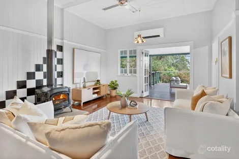 Property photo of 42 Glenrowan Drive Tallai QLD 4213