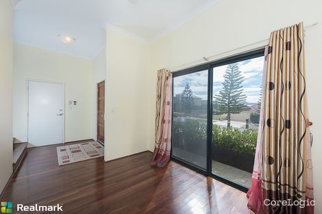 Property photo of 40 Northport Boulevard Wannanup WA 6210