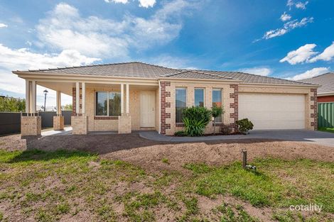 8 Swinburne Cl, Craigieburn, VIC 3064