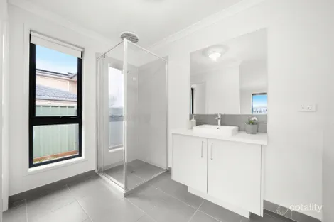 Property photo of 63 Manuka Grove Wyndham Vale VIC 3024