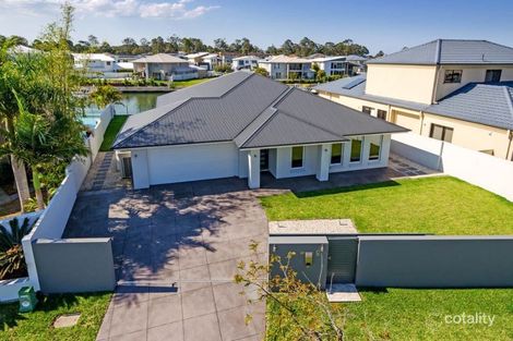 Property photo of 28 Middle Quay Drive Biggera Waters QLD 4216