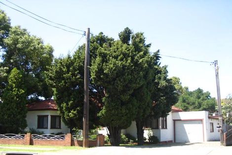 10 Moorefields Rd, Kingsgrove, NSW 2208