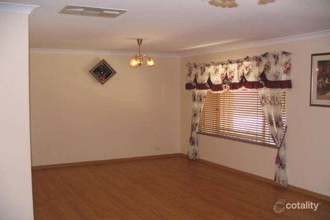 Property photo of 2 Graydon Grove Leda WA 6170