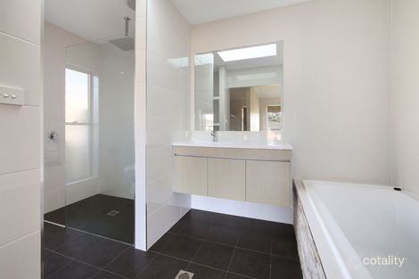 Property photo of 6 Rosella Close Port Macquarie NSW 2444
