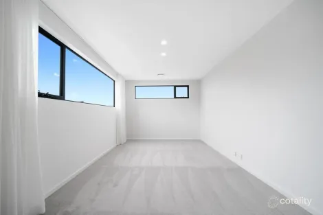 Property photo of 18 Kersbrook Terrace Gledswood Hills NSW 2557