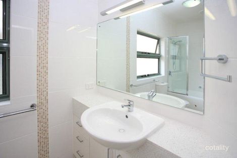 Property photo of 1/58 York Street Indooroopilly QLD 4068