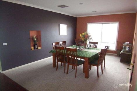 Property photo of 2 Kirby Court Werribee VIC 3030