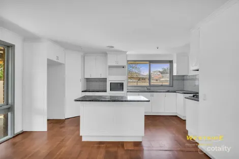 Property photo of 4 Kent Court Deer Park VIC 3023