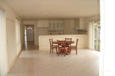 Property photo of 28 John Paul Drive Hillside VIC 3037