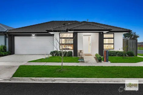 2 Salers Rd, Clyde North, VIC 3978