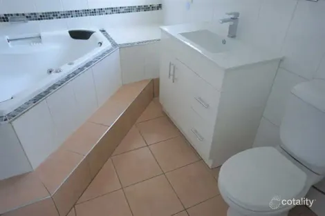 Property photo of 51 Fairbairn Road Cranbourne VIC 3977