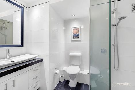 Property photo of 8/26 The Esplanade Surfers Paradise QLD 4217