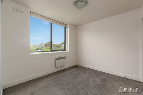 Property photo of 19/912 Drummond Street Carlton North VIC 3054