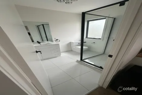 Property photo of 4D Eildon Avenue Manor Lakes VIC 3024